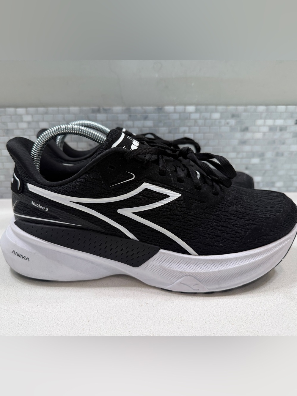 Diadora Nucleo 2 - Mens 9.5 -  Running Shoes